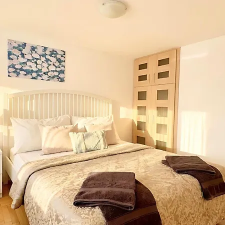 아파트 Downtown Madonna Residency - 3 Rooms, Ac, Garage, Balcony 부다페스트