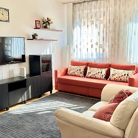 Downtown Madonna Residency - 3 Rooms, Ac, Garage, Balcony
