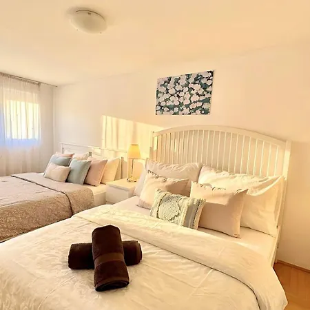 Lejlighed Downtown Madonna Residency - 3 Rooms, Ac, Garage, Balcony