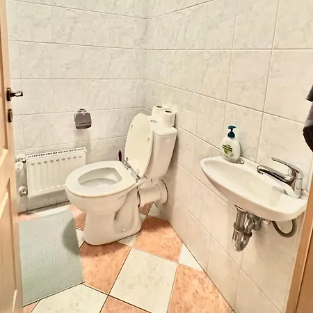 Downtown Madonna Residency - 3 Rooms, Ac, Garage, Balcony *